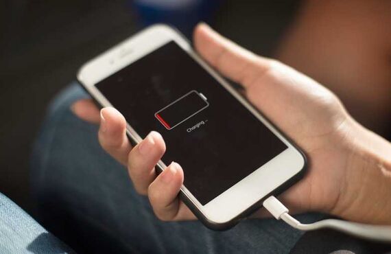 iphoneの充電が出来ない！？充電口？？